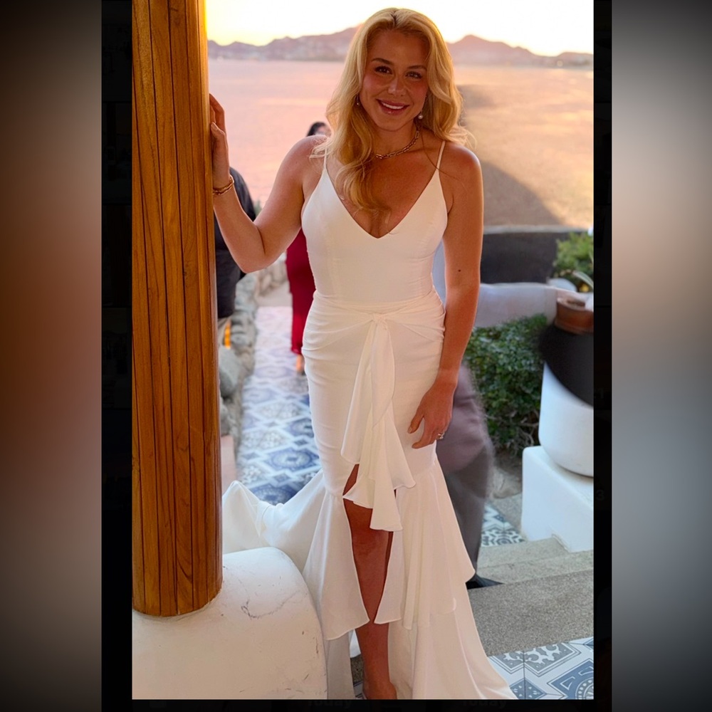 PatBo - Figure-flattering white maxi dress. Never worn. New with tags